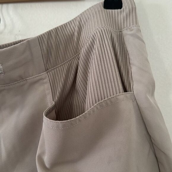 AVALANCHE women’s Short EUC - Picture 4 of 8